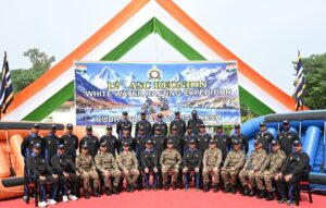 आर्मी सर्विस कोर व्हाइट वॉटर राफ्टिंग एक्सपीडिशन 2026 को देहरादून से हरी झंडी दिखाकर रवाना किया गया |