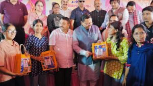 सेवा संकल्प अभियान के तहत रायपुर विधानसभा में आयोजित बहुउद्देशीय शिविर में मुख्यमंत्री पुष्कर सिंह धामी ने किया प्रतिभाग |